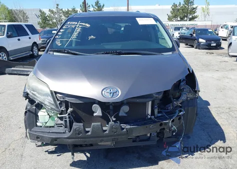 2015 Toyota Sienna Se 8 Passenger из США, поврежденный, VIN 5TDXK3DC7FS633034